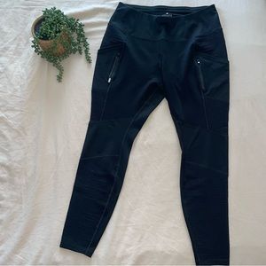 Athleta Curvy Leggings with pockets!